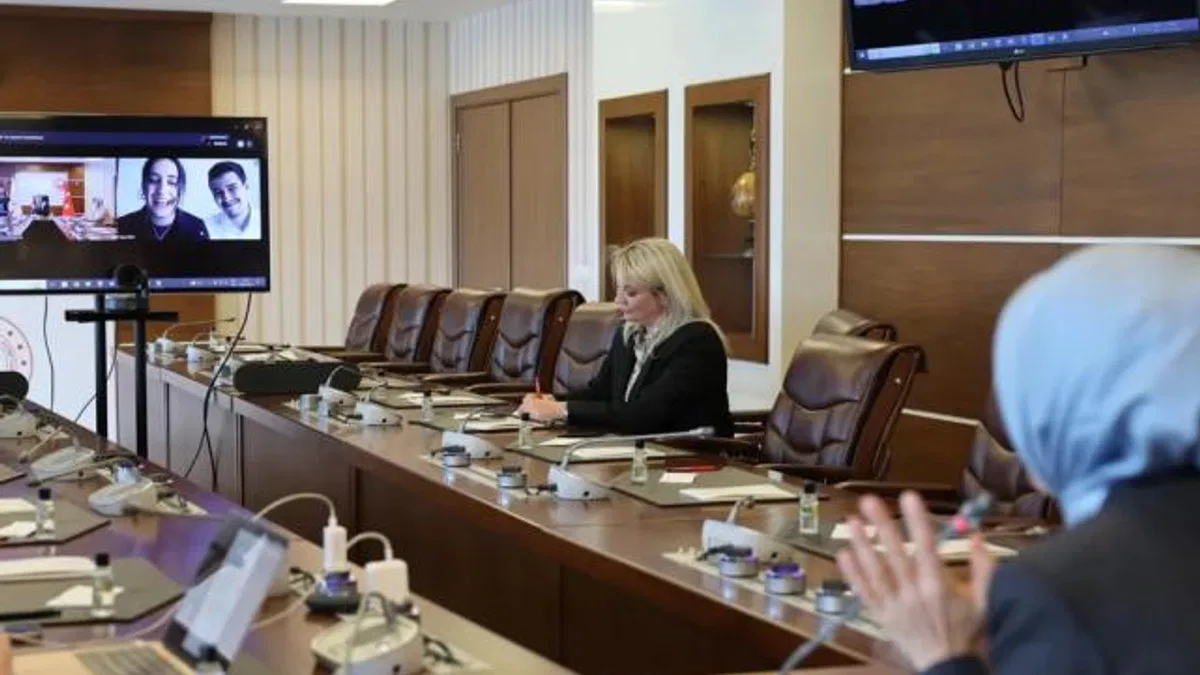 Bakan Göktaş’tan ‘koruyucu aile’ konulu bitirme projesine destek