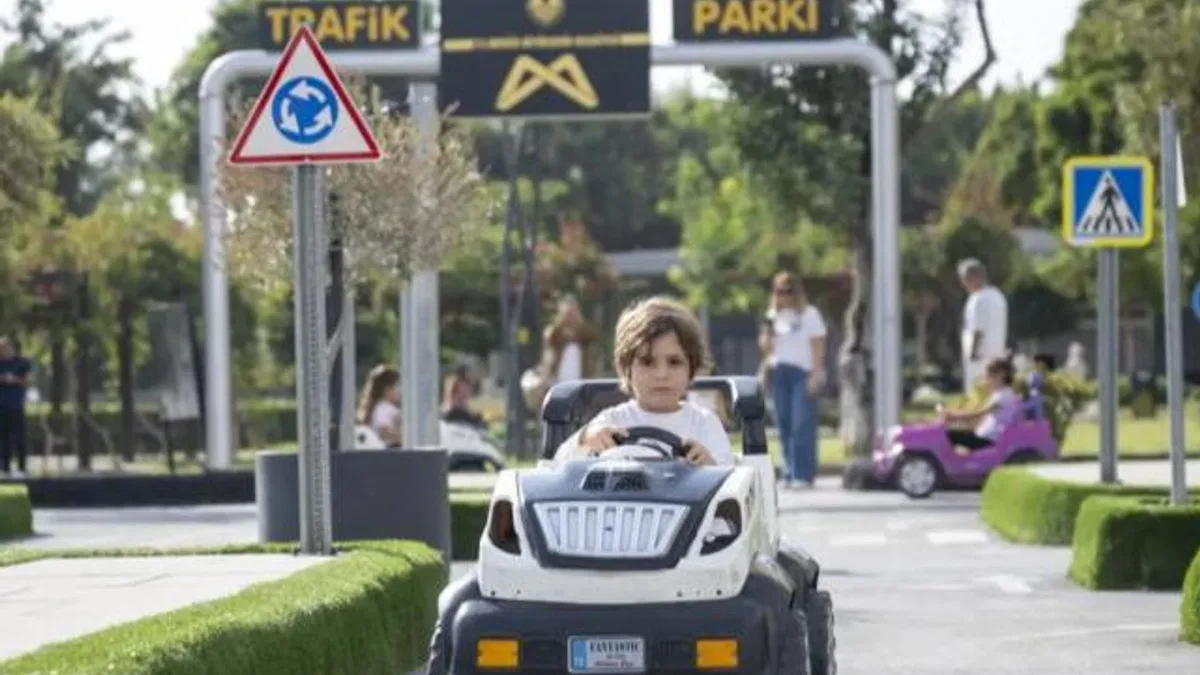 Çocuklar Trafik Parkı’na akın etti