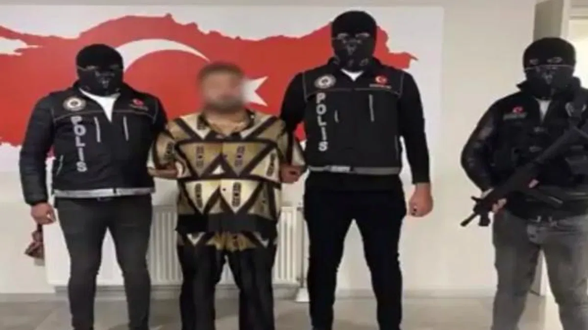 Kırmızı bültenli 3 yurtdışı firarisi daha yakalandı!