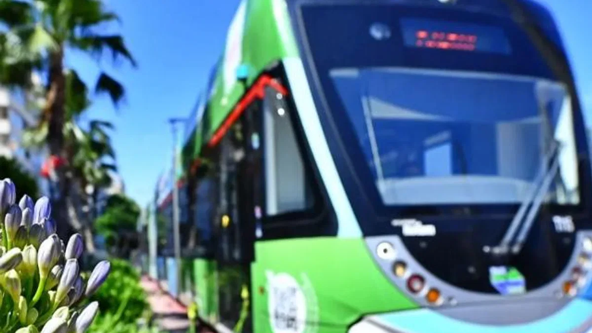 İzmir’de elektrik arızaları tramvay seferlerini aksattı