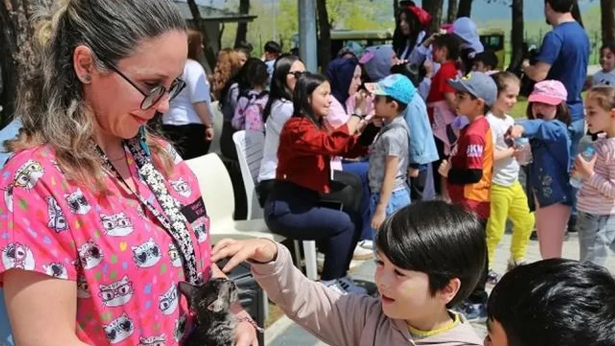 Bursa’da çocuklara hayvan sevgisi aşılandı