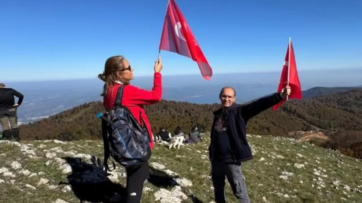 Kartepe’nin zirvesinde Cumhuriyet coşkusu