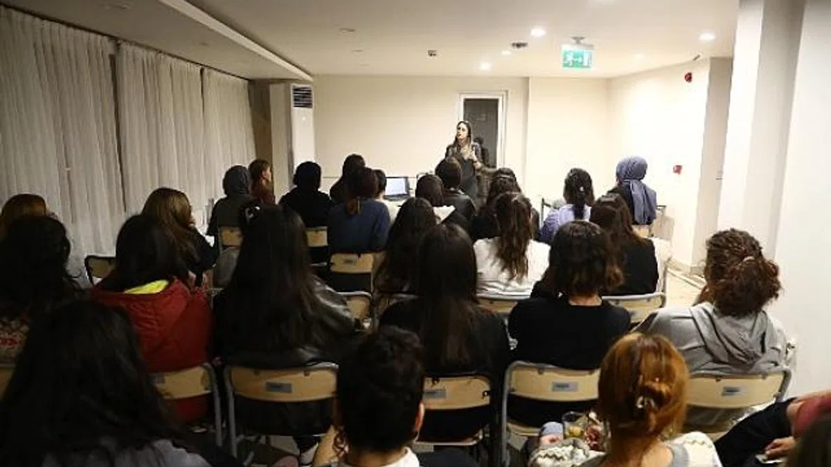 Antalya Büyükşehir Belediyesi’nden Kadına şiddete karşı eğitim dolu hafta