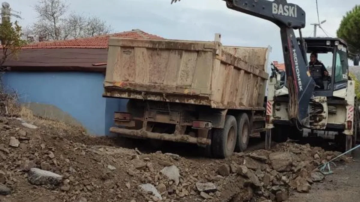 BASKİ Ayvalık’ta çalışmalarına devam ediyor
