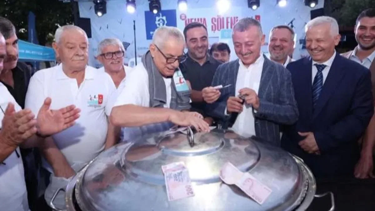 Kocaeli’de kazan açıldı, ilk helvalar dağıtıldı