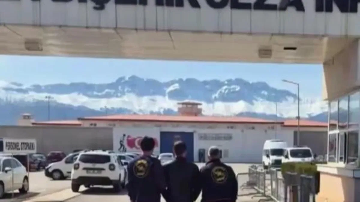 32 ilde FETÖ’den 64 şüpheli yakalandı