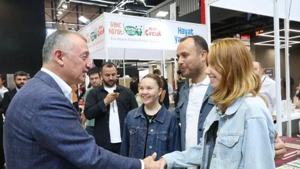 Başkan Büyükakın’dan Kitap Fuarı’na destek