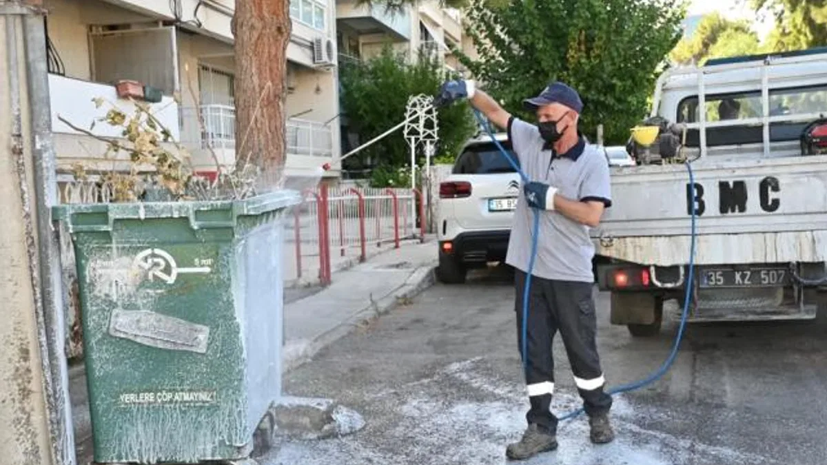 İzmir Karabağlar’da temizlik seferberliği
