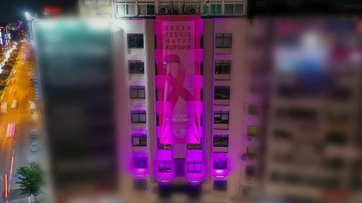 Konak’ta pembe farkındalık