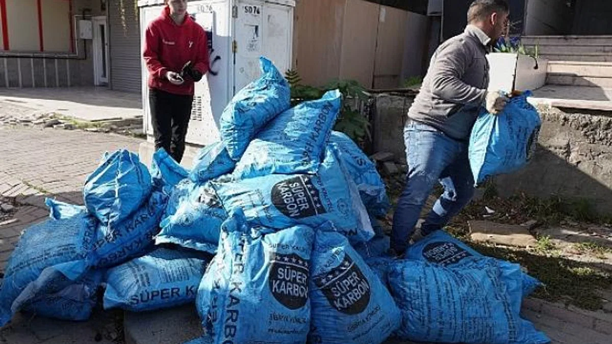 Beylikdüzü Belediyesi’nden yakacak yardımı