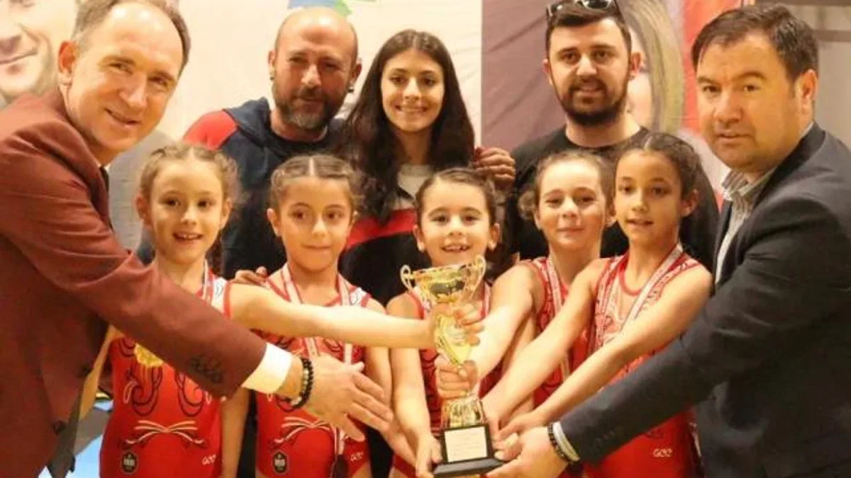 İzmit’te 101. yıla özel Cimnastik Turnuvası sonuçlandı