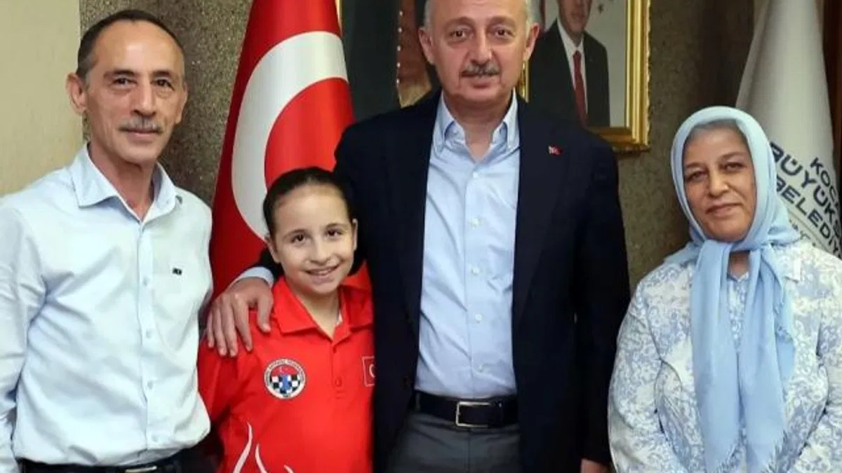 Kocaeli’de Başkan Büyükakın genç şampiyonla buluştu