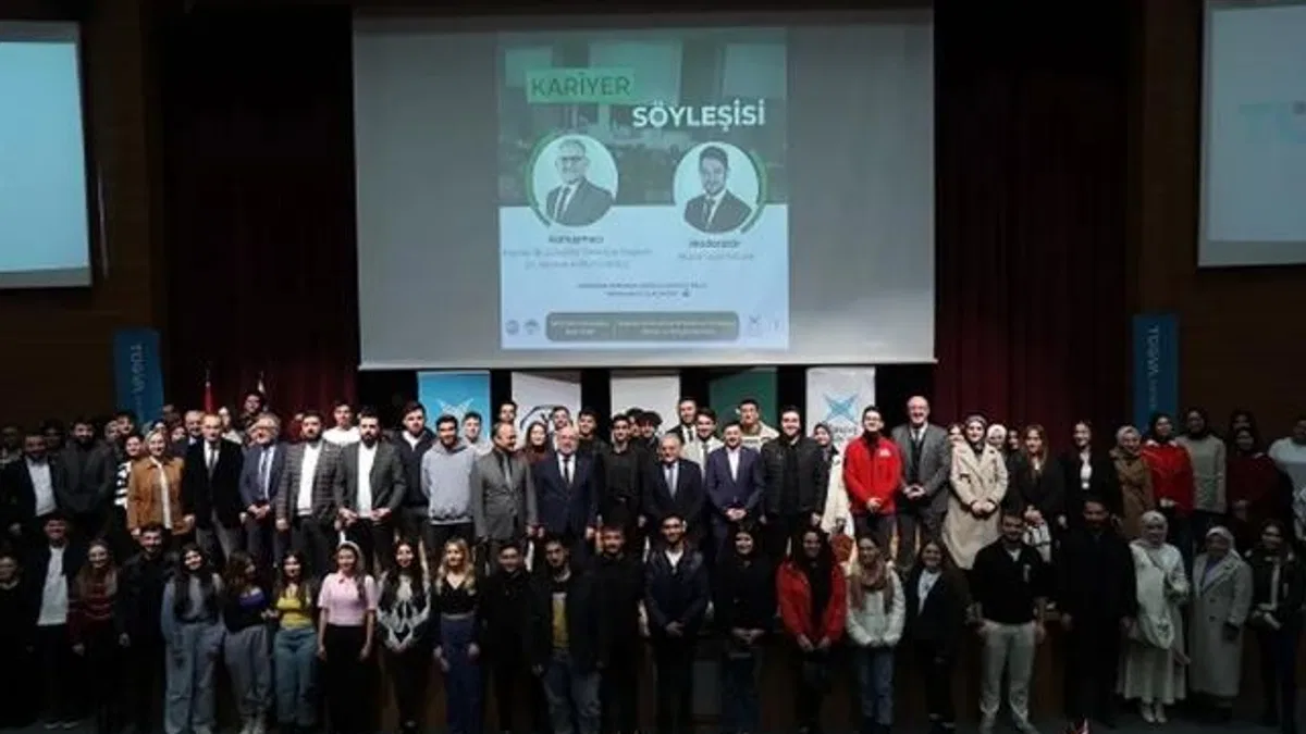 Memduh Büyükkılıç gençlerle buluştu
