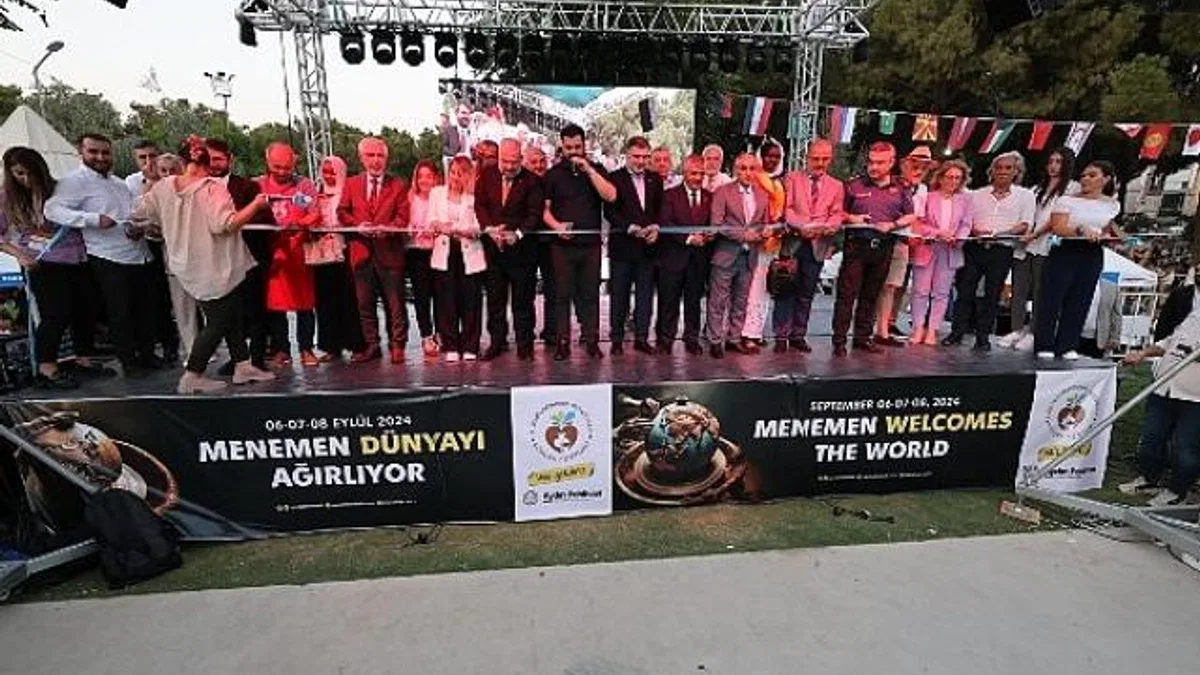 Menemen’de Çömlek Festivaline Görkemli Açılış