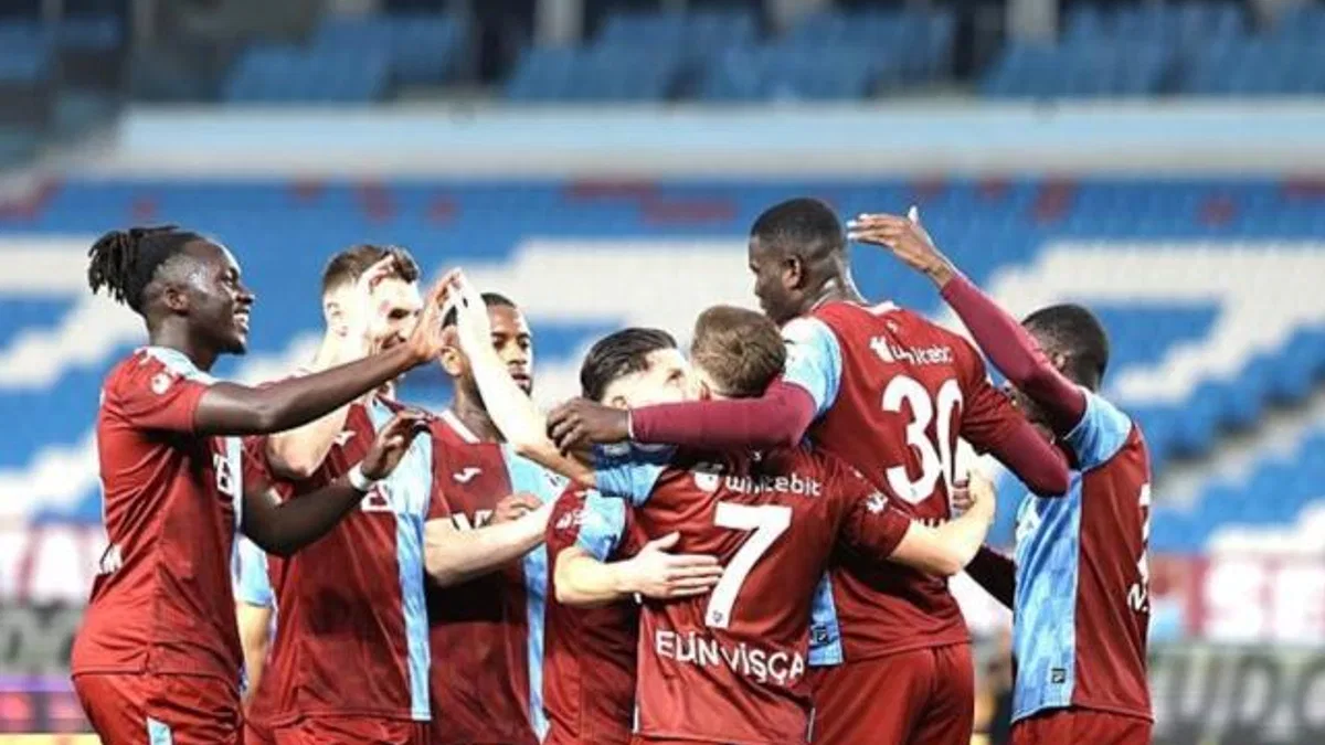 Trabzonspor 3 – 0 İstanbulspor (Maç Sonucu) Trabzon evinde rahat kazandı!