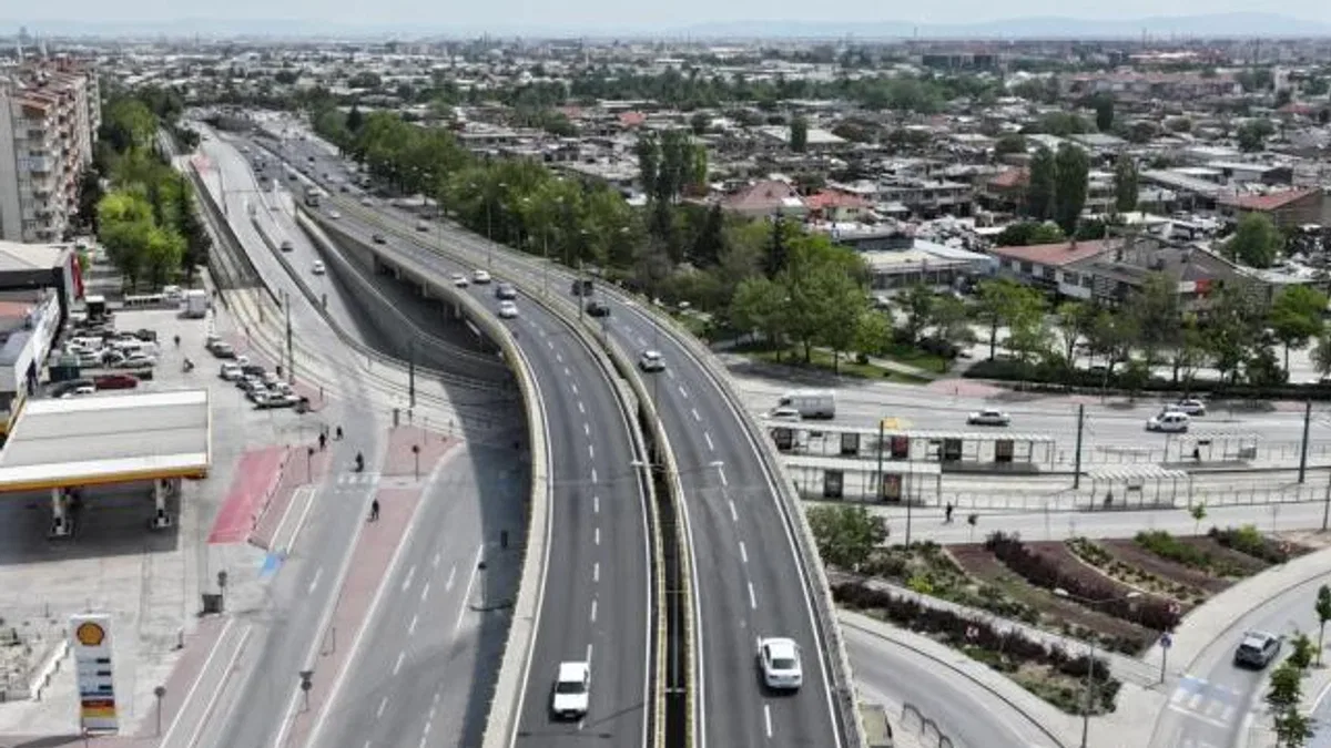 Konya’nın en yoğun kavşağında yeni asfalt