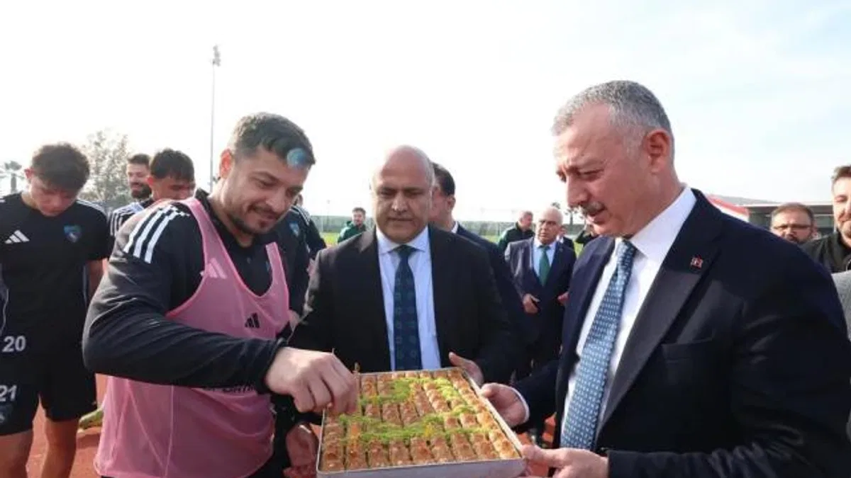 Kocaelispor’a Başkan Büyükakın’dan moral veren ziyaret