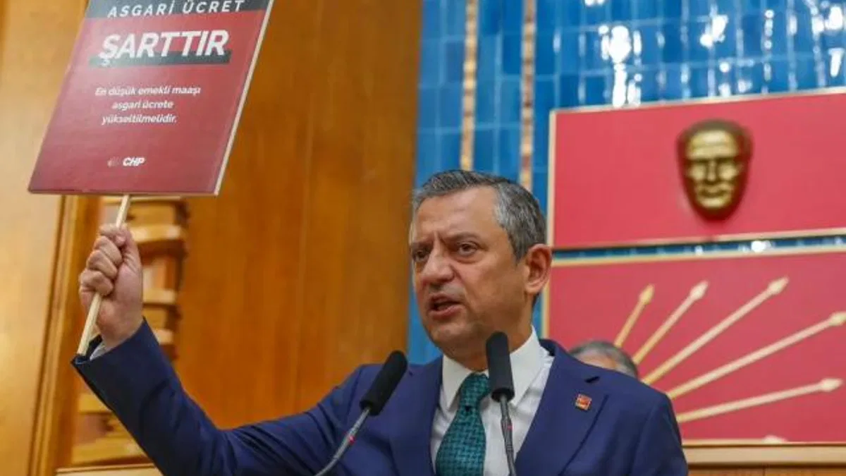 Özel: O vekil meclisten çıkmalı! Özel’den sanatçılara Esenyurt çağrısı
