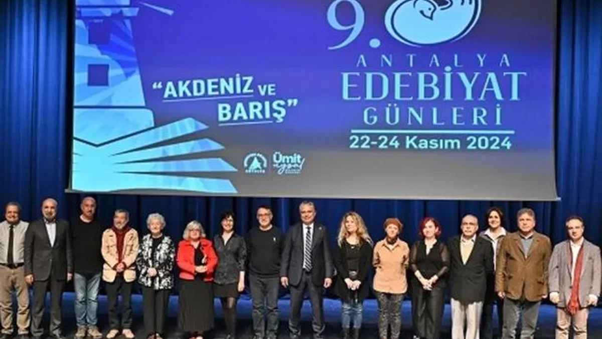 Antalya Muratpaşa’da demokrasi için sanat