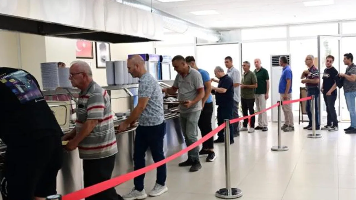 Bursa Karacabey’de kent lokantasına yoğun ilgi