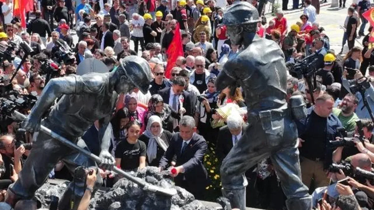 Manisa Soma’da maden şehitleri anma töreni düzenlendi
