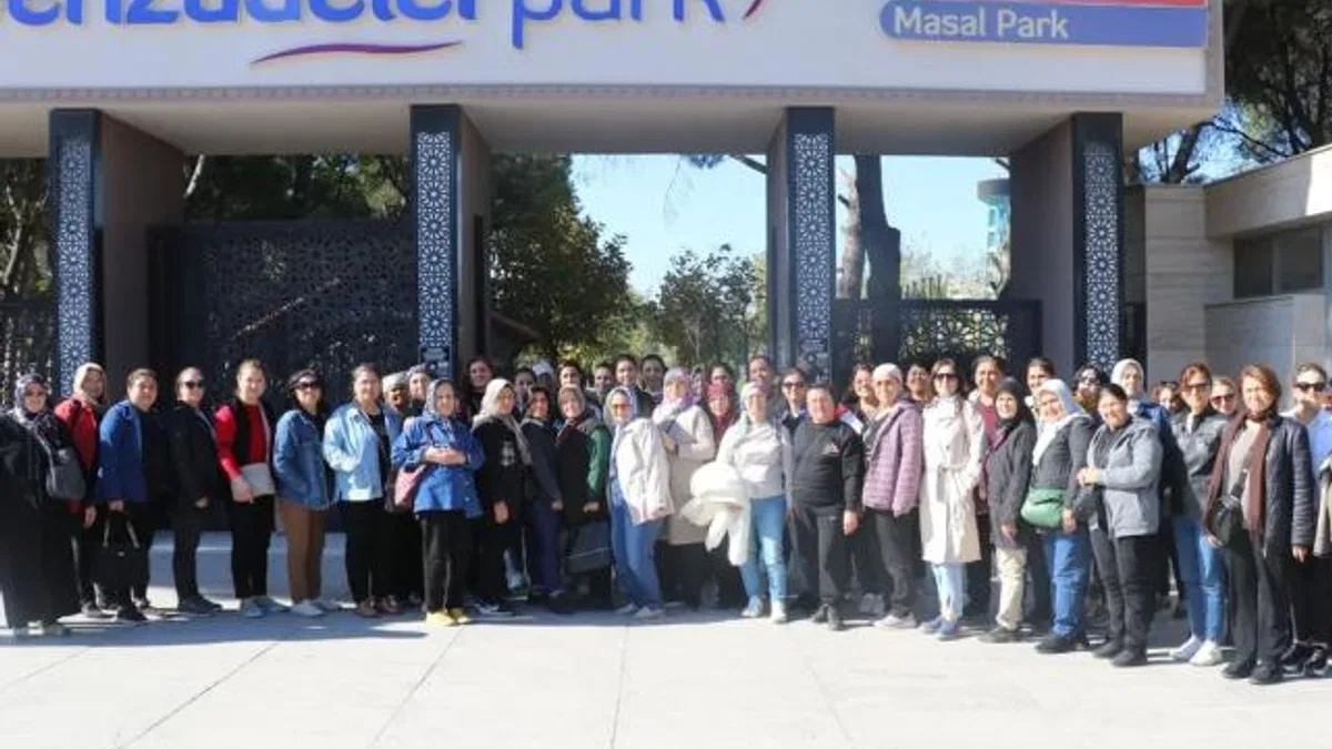 Sarıgöllü kadınlar Manisa’yı adım adım gezdi