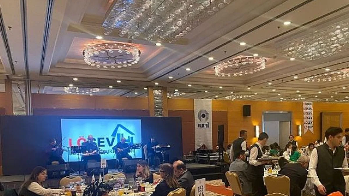 LÖSEV’den Ankara’da Geleneksel İftar Buluşması: Kanser Hastaları Birlikte İftar Yaptı, Sağlık Diledi