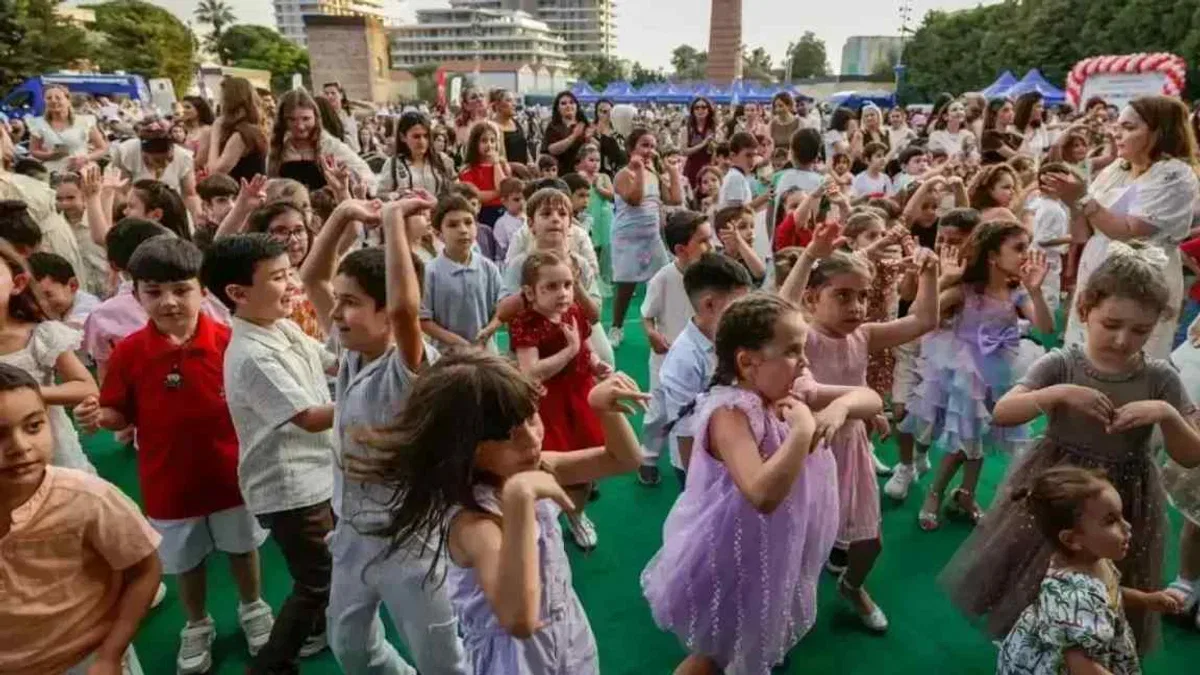 İzmir Büyükşehir’den çocuklara yıl sonu şenliği