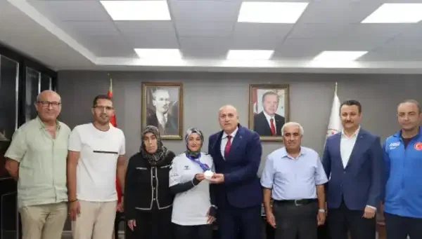 Emine Nur Alkayış enkazdan Türkiye şampiyonluğuna uzandı