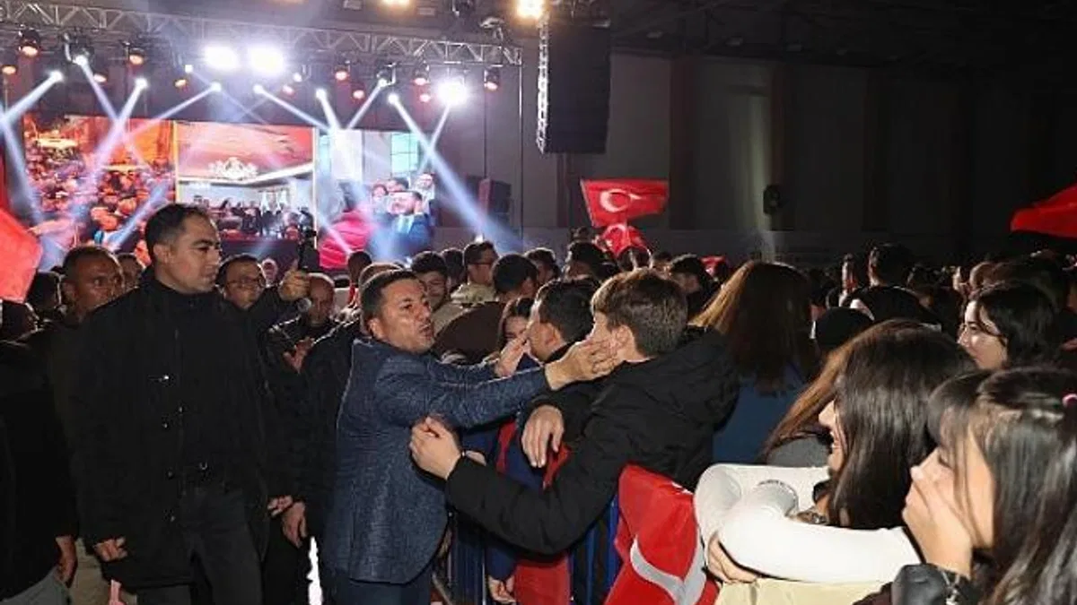 Belediye Başkanı Rasim Arı: Eğer Bugün Cumhuriyet Varsa O Cumhuriyetin Bir Başkahramanı Var.