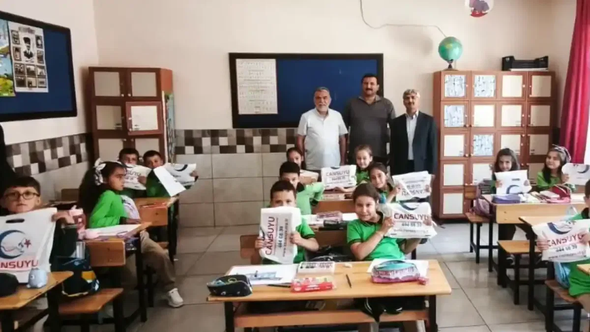 Cansuyu Derneği’nden Konya’da 2 bin 100 öğrenciye kırtasiye desteği