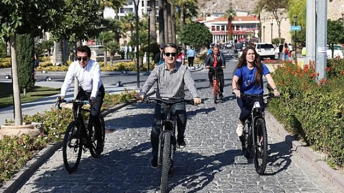 Bisiklet tutkunları Çeşme’de pedal çevirecek