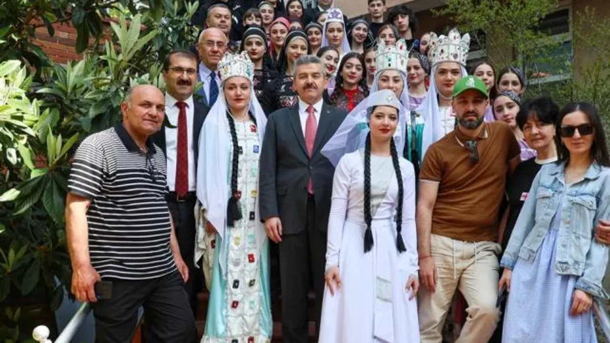 Artvin Valisi Ergün, dost ve kardeş ülke Gürcistan’ın çocuklarını unutmadı
