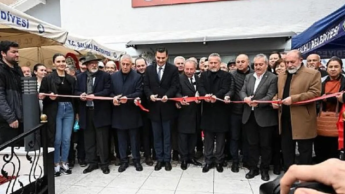 Salihli Belediyesi Ata Evi Emekliler Sosyal Tesisi Sağlık Mahallesi Fevzipaşa Caddesi No: 56’da Hizmete Açıldı
