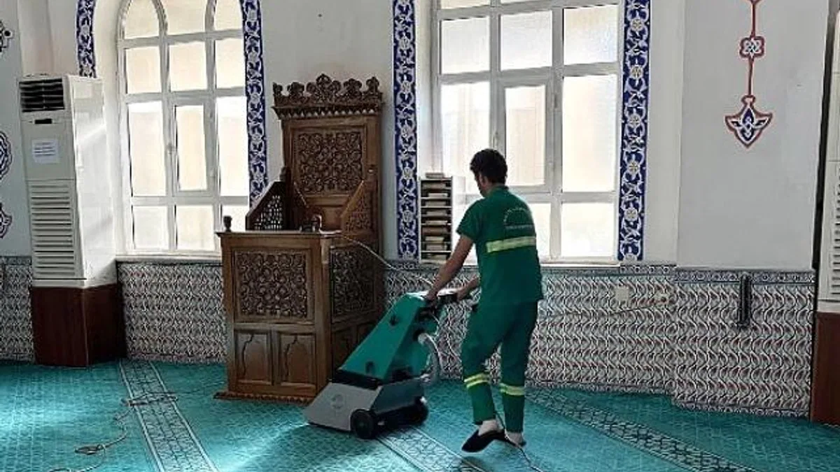 Osmangazi Belediyesi camilerde temizlik çalışması başlattı
