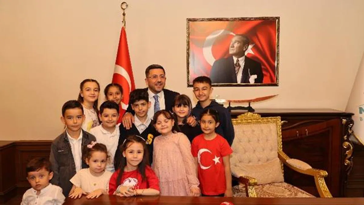 Belediye Başkanı Rasim Arı, makamını miniklere bıraktı