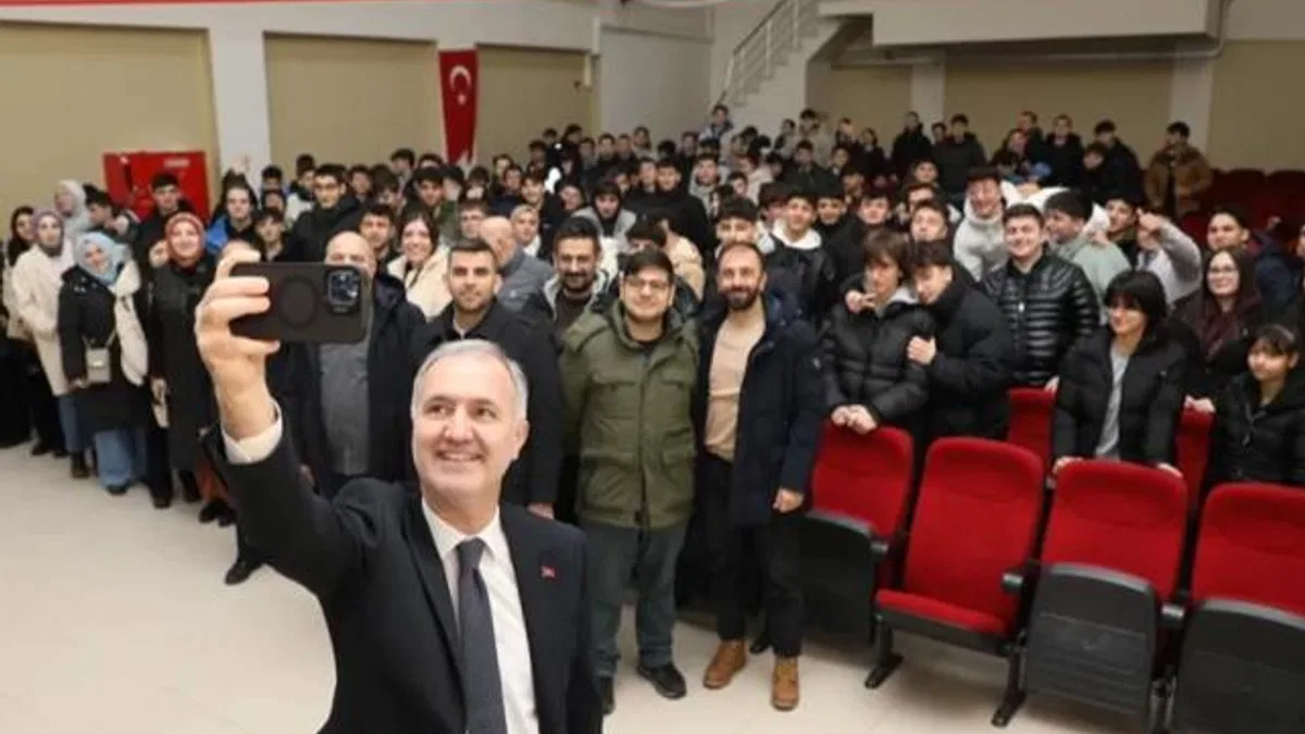 Başkan Taban İnegöl’de gençlerle buluştu