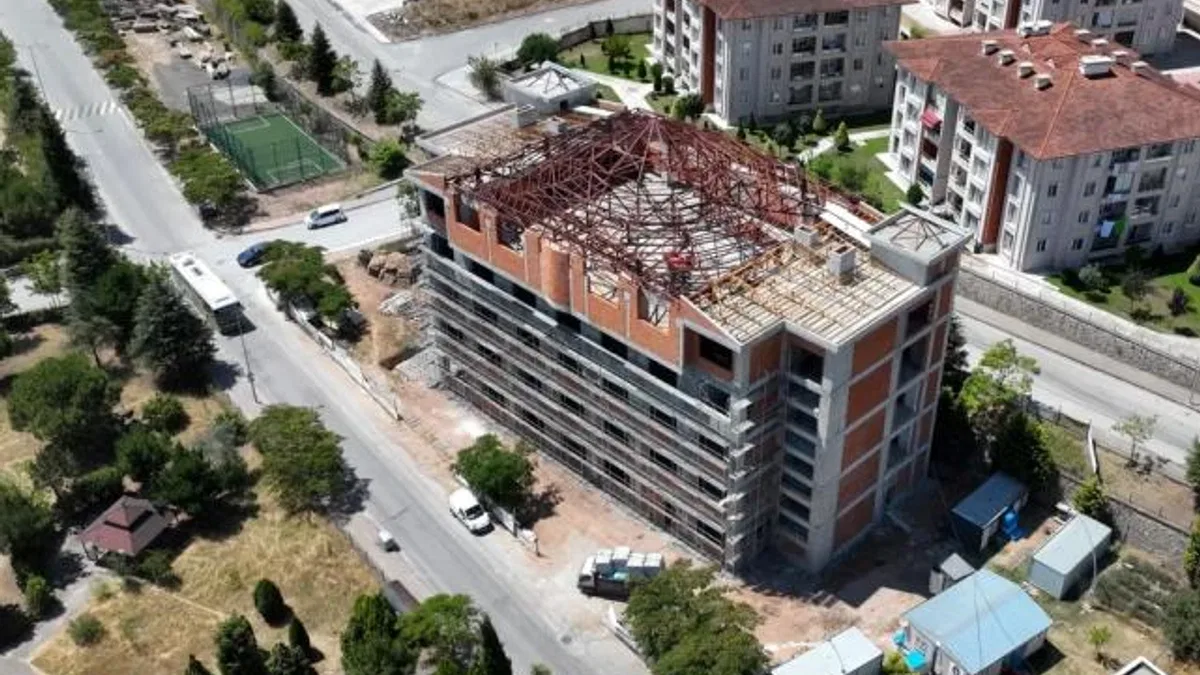 Başkan Büyükakın, Derince Cemevi inşaatını inceledi