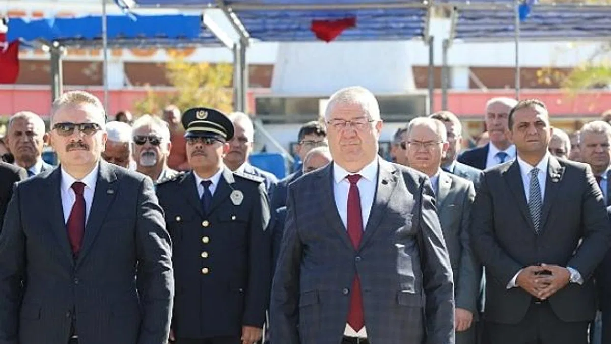 Edremit’te Cumhuriyet’in 101. yılı kutlamaları coşkuyla başladı