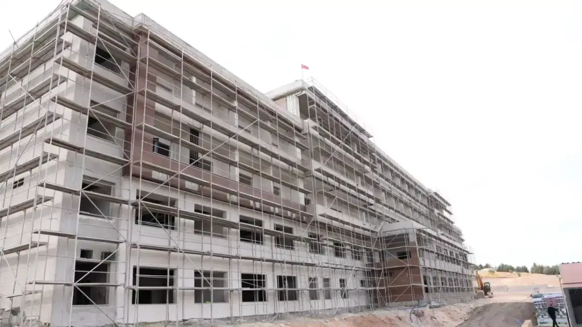 Gaziantep’te yapımı süren Yaş Bakım ve Rehabilitasyon Merkezi’ne ziyaret