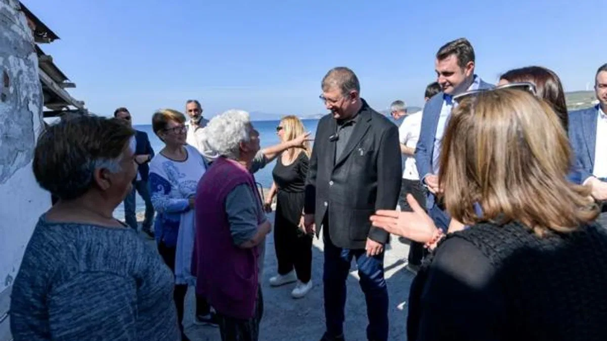 İzmir Foça’da Başkan Tugay’dan inceleme