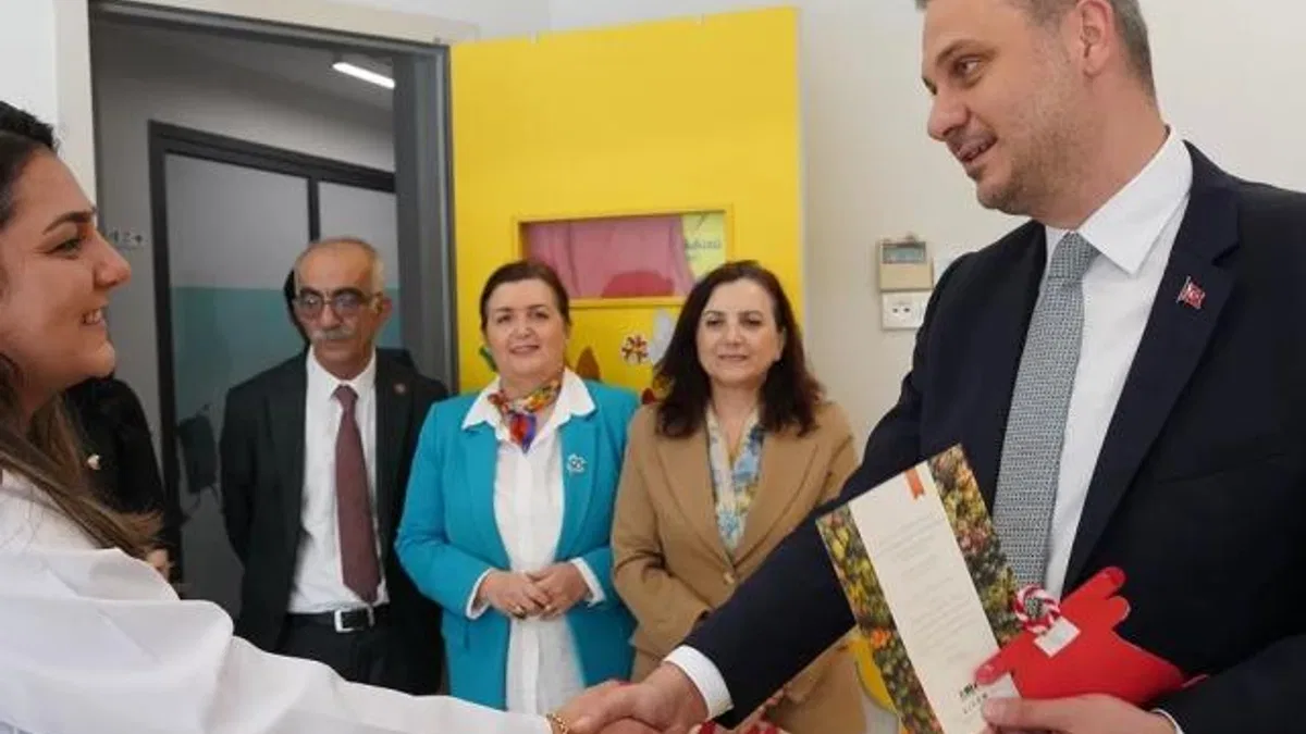 4 bini aşkın fidan öğretmenler için toprakla buluştu