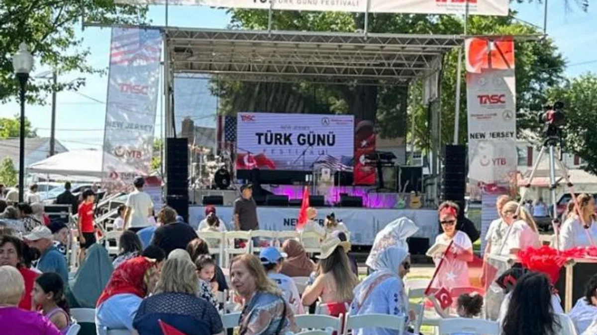 ABD’de yüzlerce kişi ‘Türk Günü’nde buluştu