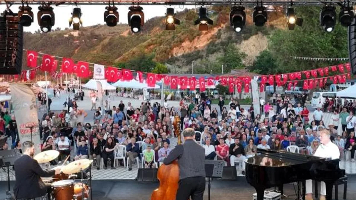 Tirilye Zeytin Çiçeği’ne caz konserli final