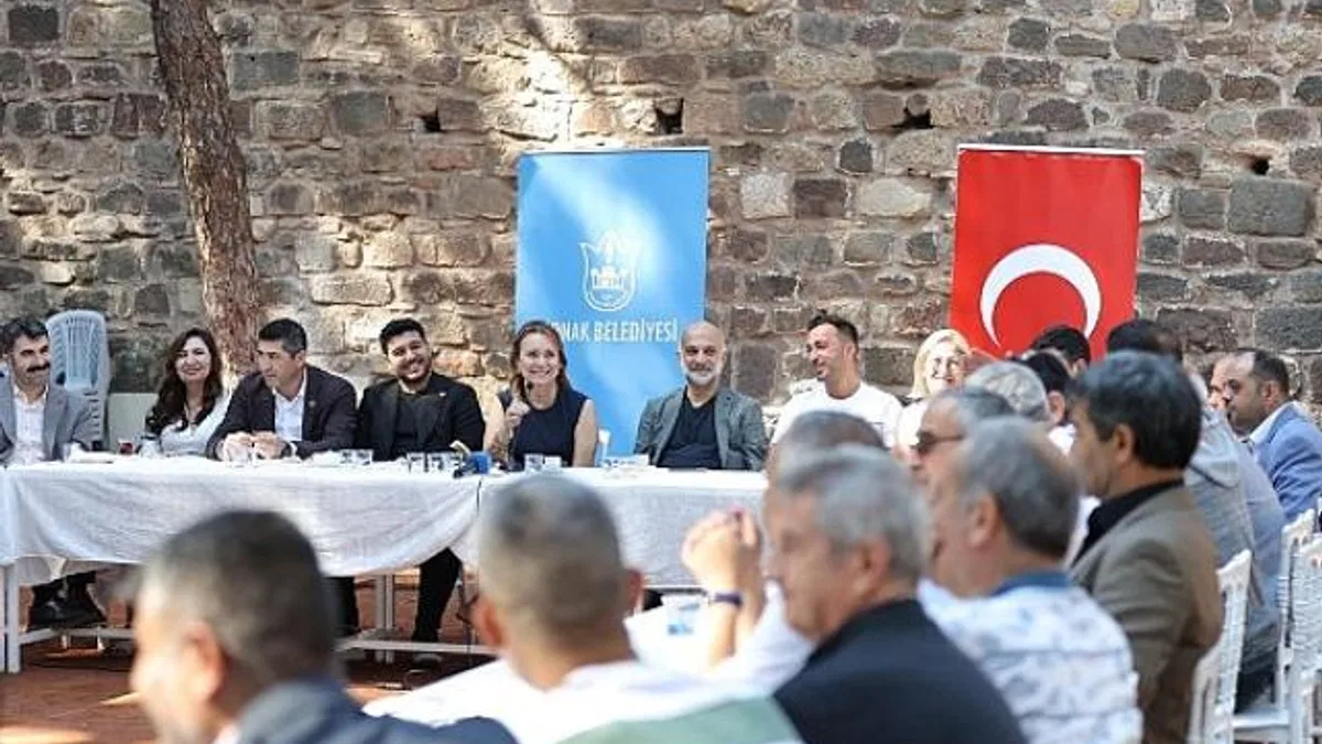 Başkan Mutlu Kadifekale’de muhtarlarla buluştu