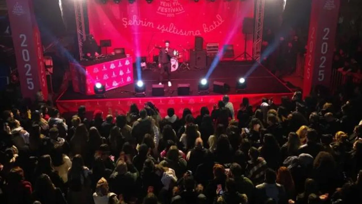 İzmir’de Mansur Ark rüzgârı