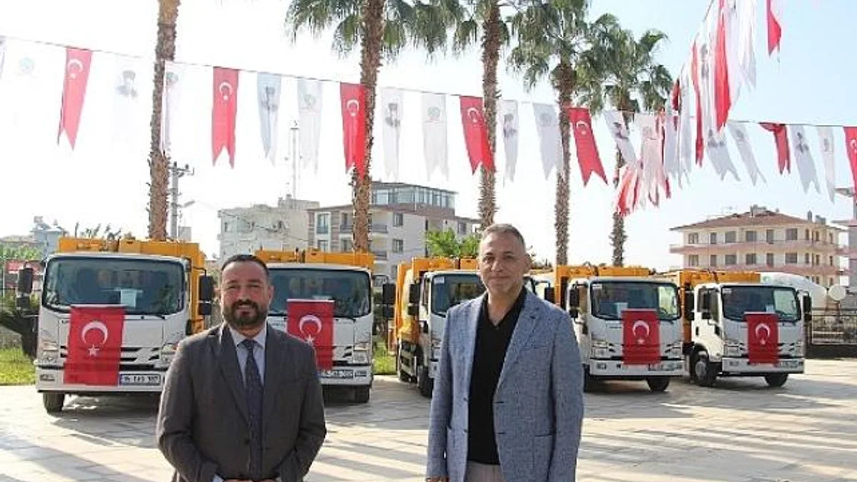 Ödemiş Belediyesi’nin temizlik filosuna 5 yeni araç eklendi