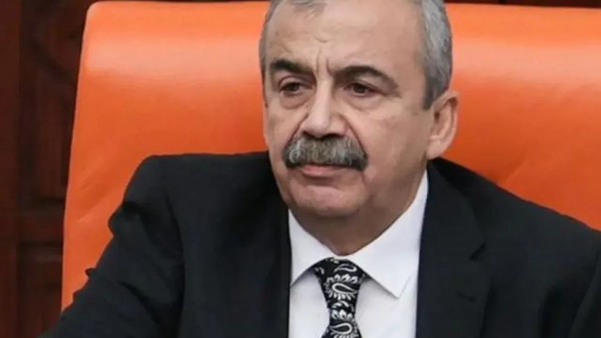 Sırrı Süreyya Önder hayatını kaybetti!