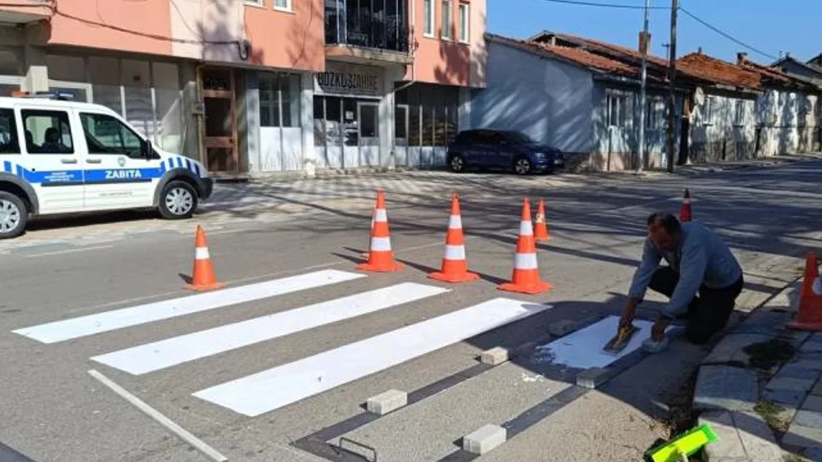 Bilecik Pazaryeri’nde yaya geçitlerine makyaj