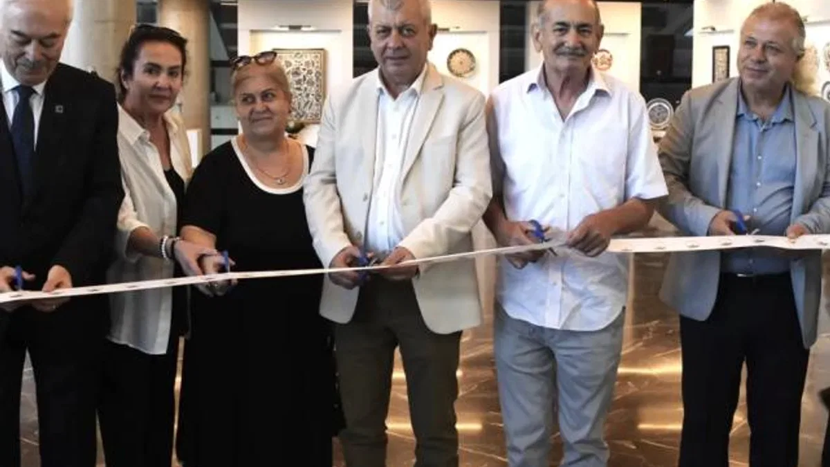 Bursa Osmangazi’de “Emeklilikten Bugüne Çini Sergisi” açıldı